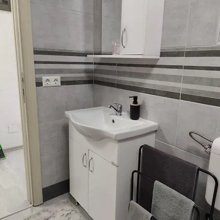 Berta Διαμέρισμα Τούζλα